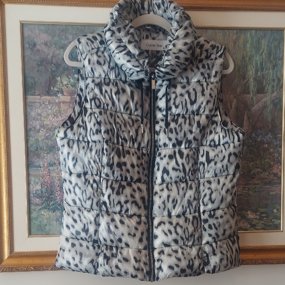 Calvin Klein Women's Leopard Print Puffer Vest